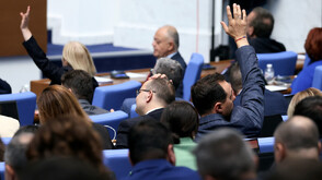 Управлението при кабинета „Денков”: Продължава спорът кой с кого е разговарял по време на „сглобката”