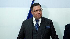 Митов: Кабинетът „Петков” въведе практиката за купуване на икони срещу катастрофите